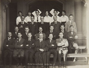 Professor Dunlop and mental science students in 1919. Image courtesy of the Hocken Collections, Album 89, S13-215b.