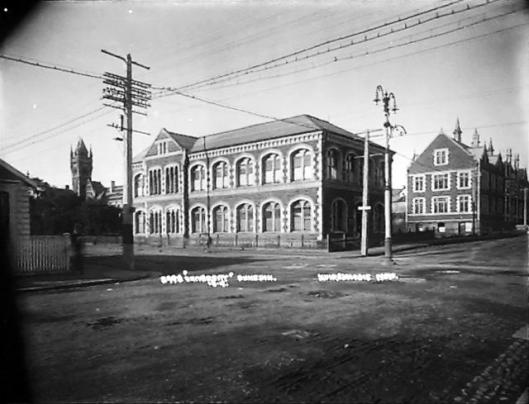 The building in its Dental School days, c.1915. Image by Muir and Moodie, courtesy of Te Papa Tongarewa, reference C.012241.