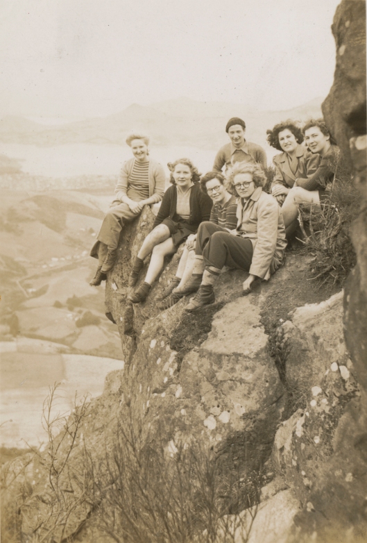 A club outing in the Mihiwaka Hills, 1946. Image courtesy of the Hocken Collections, from an Otago University Tramping Club album, 96-063-36, S15-592b.